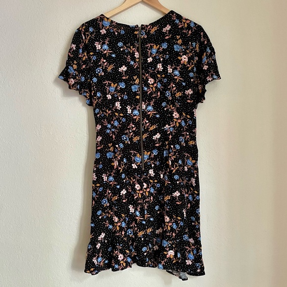 🍂 Cute black floral wrap dress - Picture 2 of 6